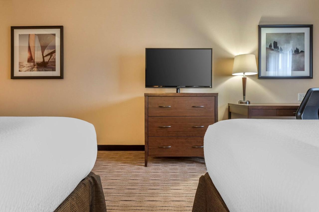 Best Western Plus, Bathurst Hotel & Suites Zewnętrze zdjęcie