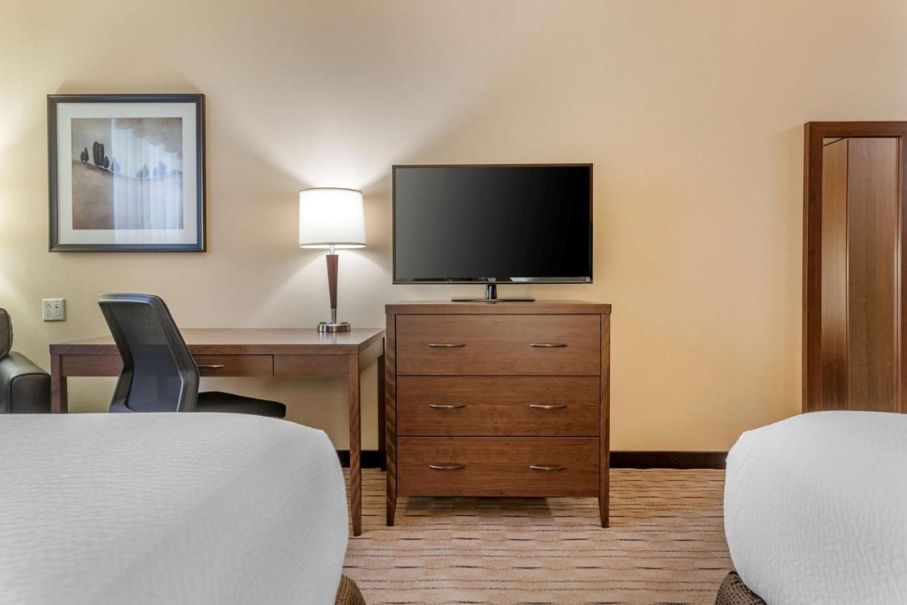 Best Western Plus, Bathurst Hotel & Suites Zewnętrze zdjęcie
