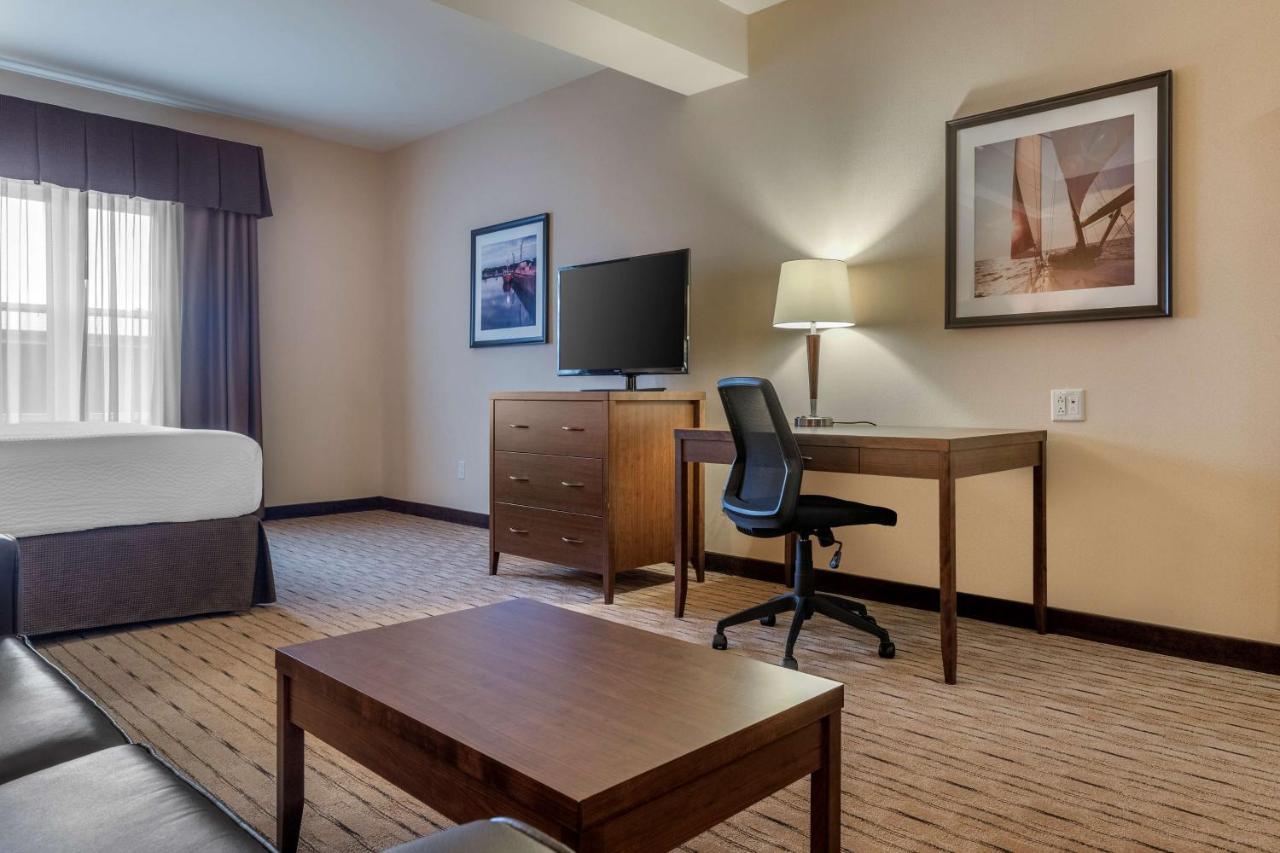 Best Western Plus, Bathurst Hotel & Suites Zewnętrze zdjęcie