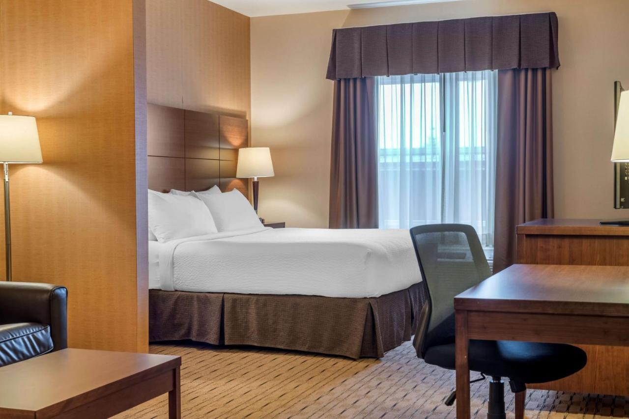 Best Western Plus, Bathurst Hotel & Suites Zewnętrze zdjęcie