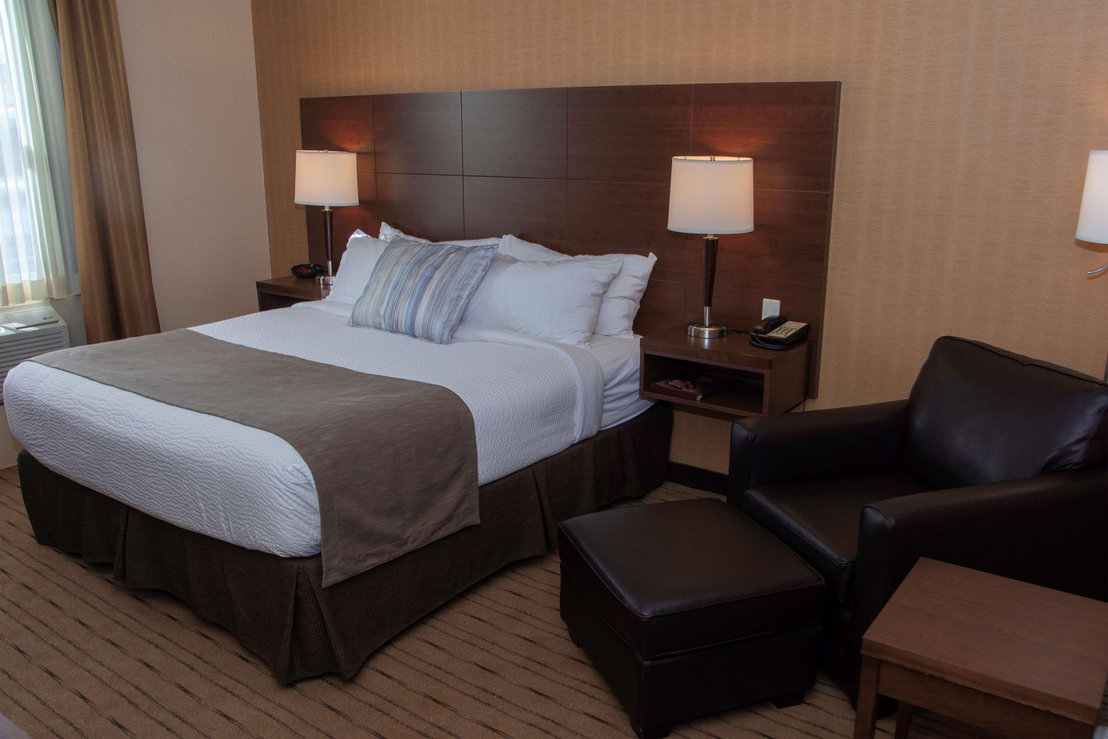 Best Western Plus, Bathurst Hotel & Suites Zewnętrze zdjęcie