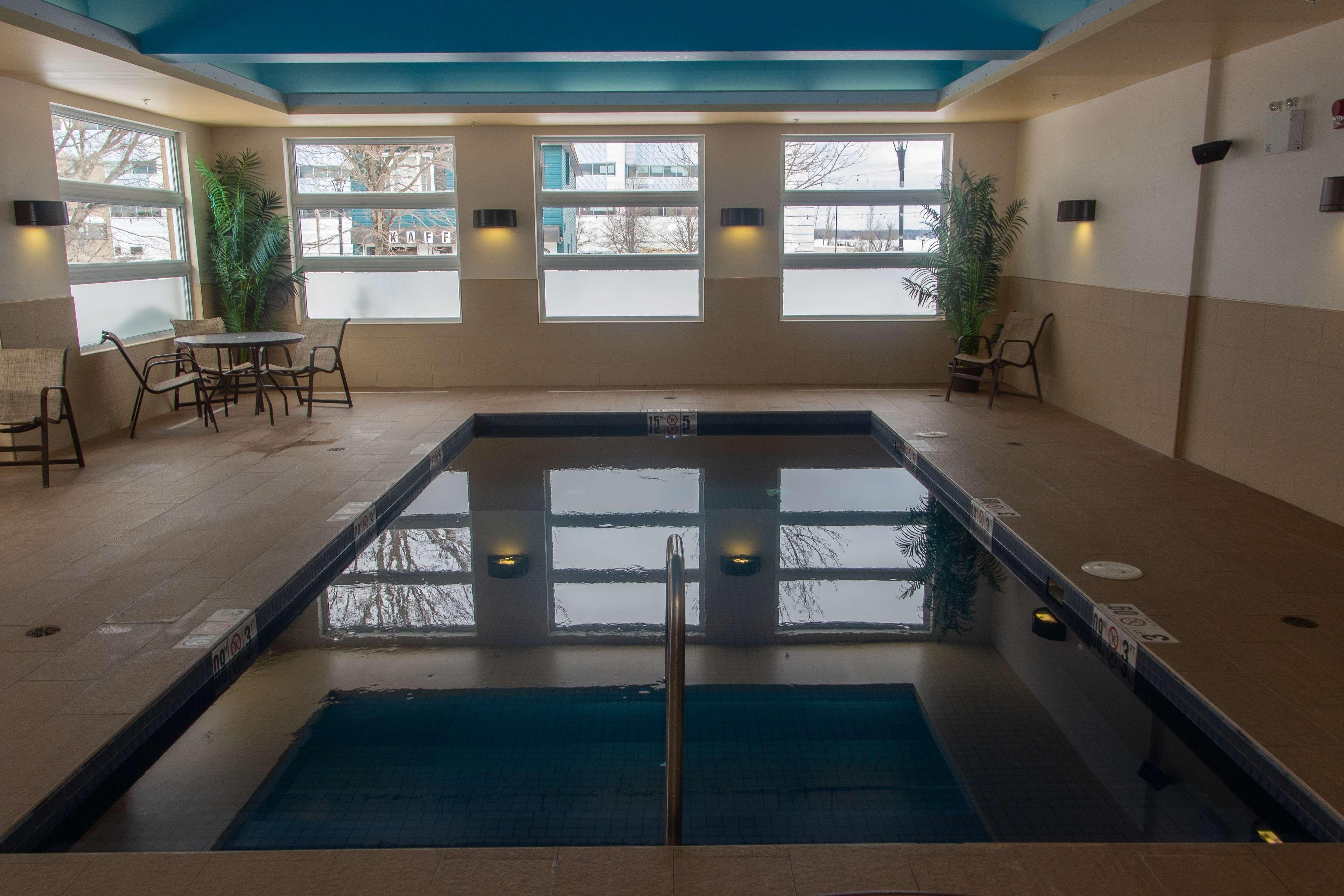 Best Western Plus, Bathurst Hotel & Suites Zewnętrze zdjęcie