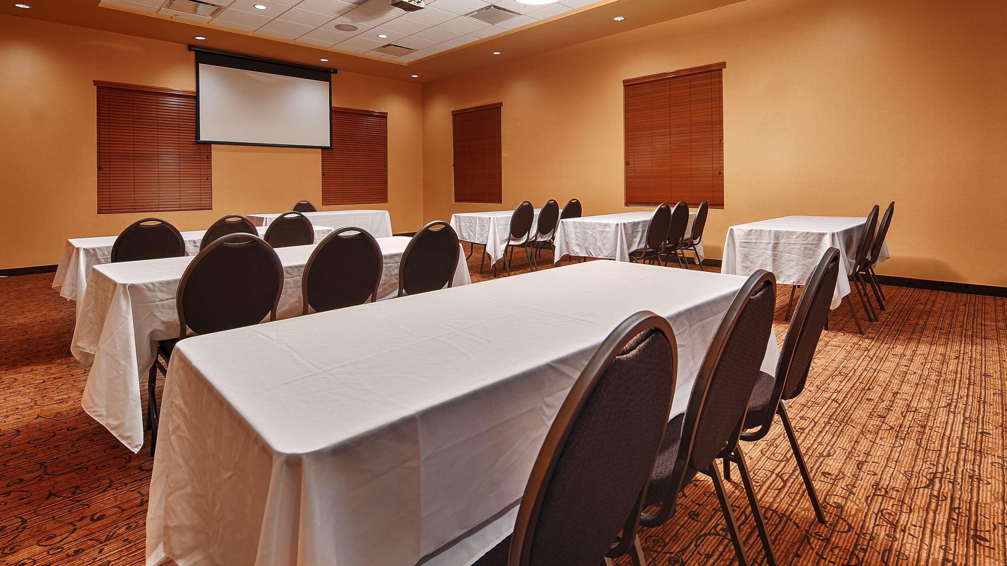 Best Western Plus, Bathurst Hotel & Suites Zewnętrze zdjęcie